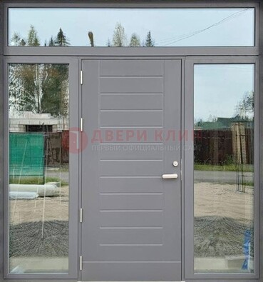 Серая стальная дверь с панелью МДФ и стеклянными фрамугами ДФГ-28 в Лобне