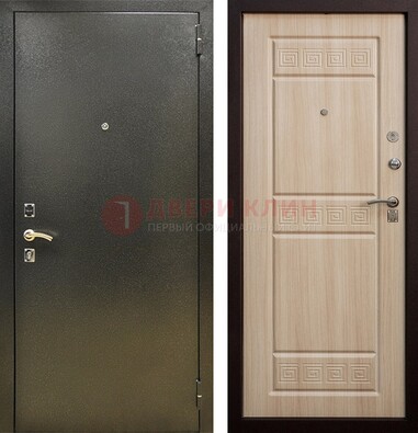 Железная темно-серая дверь с порошковым напылением и МДФ с резьбой ДП-276 в Лобне