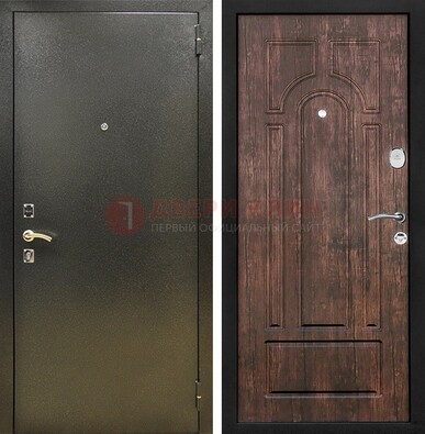Темно-серая металлическая дверь с порошковым покрытием и МДФ коричневая ДП-292 в Лобне