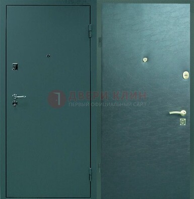 Зеленая стальная дверь с порошковым покрытием ДП-93 в Лобне