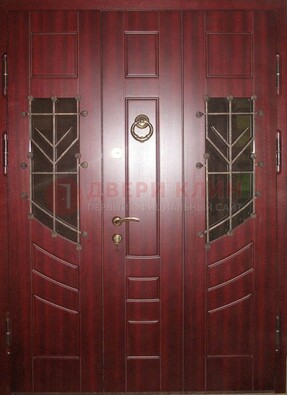 Парадная дверь со вставками из стекла и ковки ДПР-34 в загородный дом в Лобне