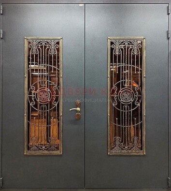 Входная металлическая парадная дверь со стеклом и ковкой ДПР-81 в Лобне