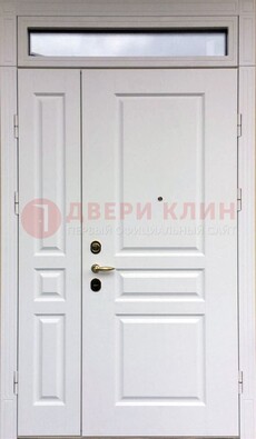 Белая двухстворчатая металлическая дверь со стеклом ДС-63 в Лобне