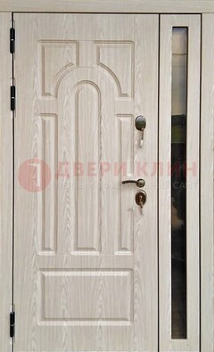 Белая металлическая дверь со стеклом ДС-68 в Лобне