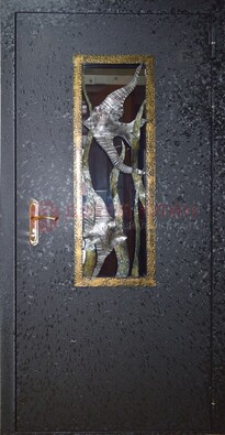 Металлическая дверь со стеклом и ковкой ДСК-82 для крыльца в Лобне