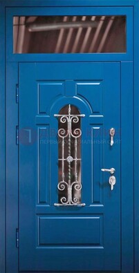 Синяя железная филенчатая дверь со стеклом и ковкой ДСК-97 в Лобне
