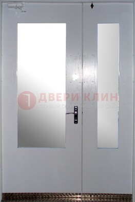 Белая  тамбурная дверь со стеклянными вставками ДТМ-18 в Лобне