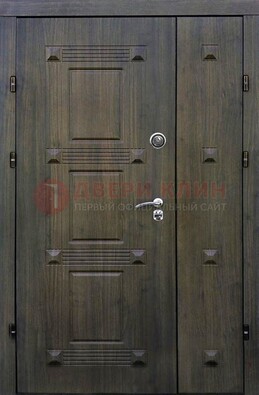 Железная двухстворчатая филенчатая дверь с виноритом ДВТ-143 в Лобне