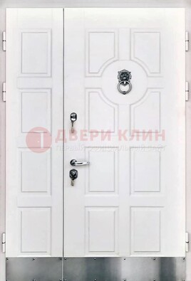 Белая входная дверь с виноритом ДВТ-246 в Лобне