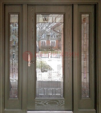 Коричневая стальная дверь с массивом дуба с витражом ВЖ-16 в Лобне